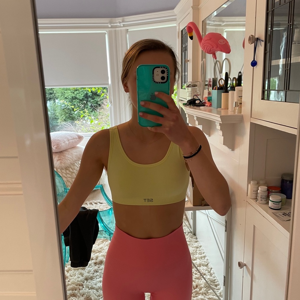 Set Active scoop neck top